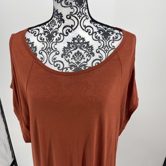 NWT. Rust Orange High Lo Cold Shoulder Short sleeve Tunic Dress. Size Medium - Picture 3 of 9